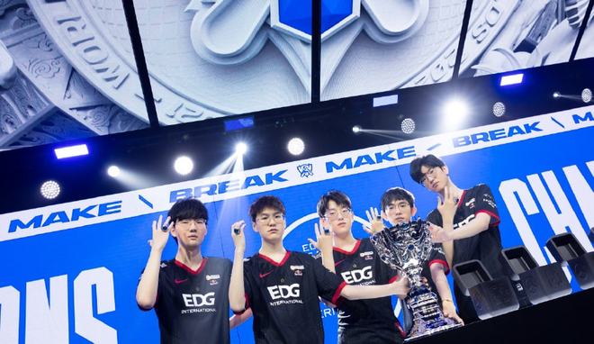 德转列曼联+阿森纳最贵阵容：萨卡1.5亿领衔，曼联仅2人入选